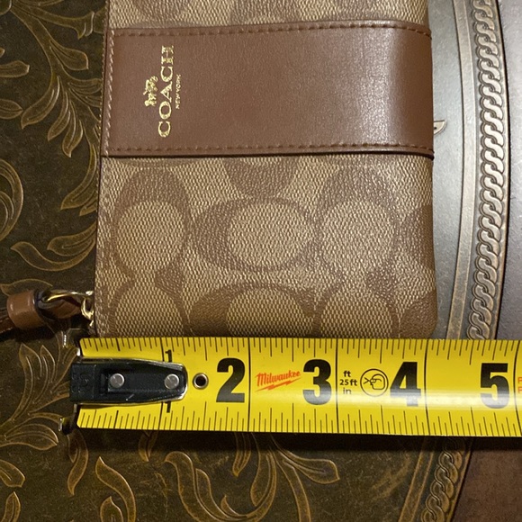 Authentic Coach Wrislet - Picture 8 of 8